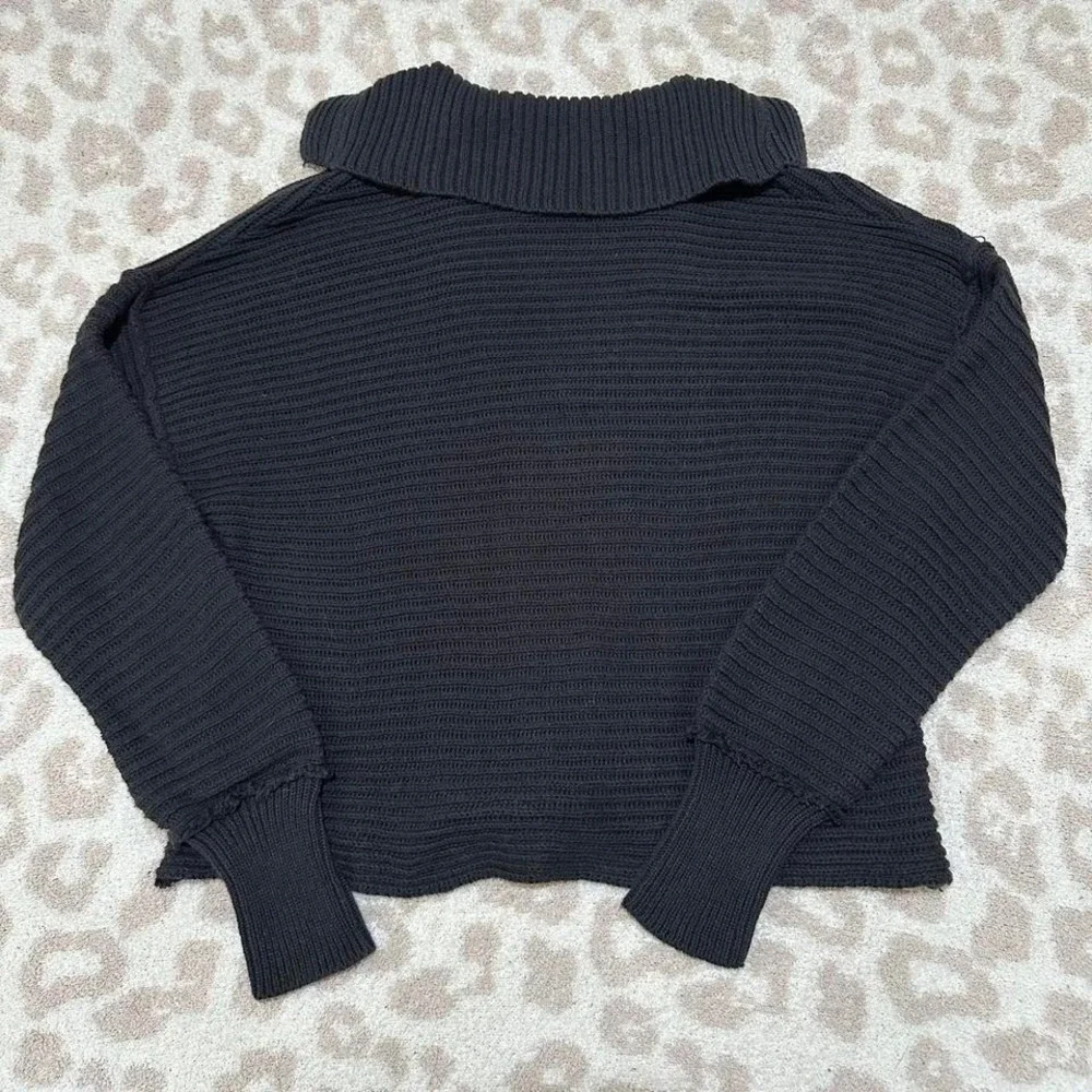 Free People Chunky black ribbed knit pullover‎